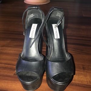 Steve Madden Black Heels , size 5.5 !
